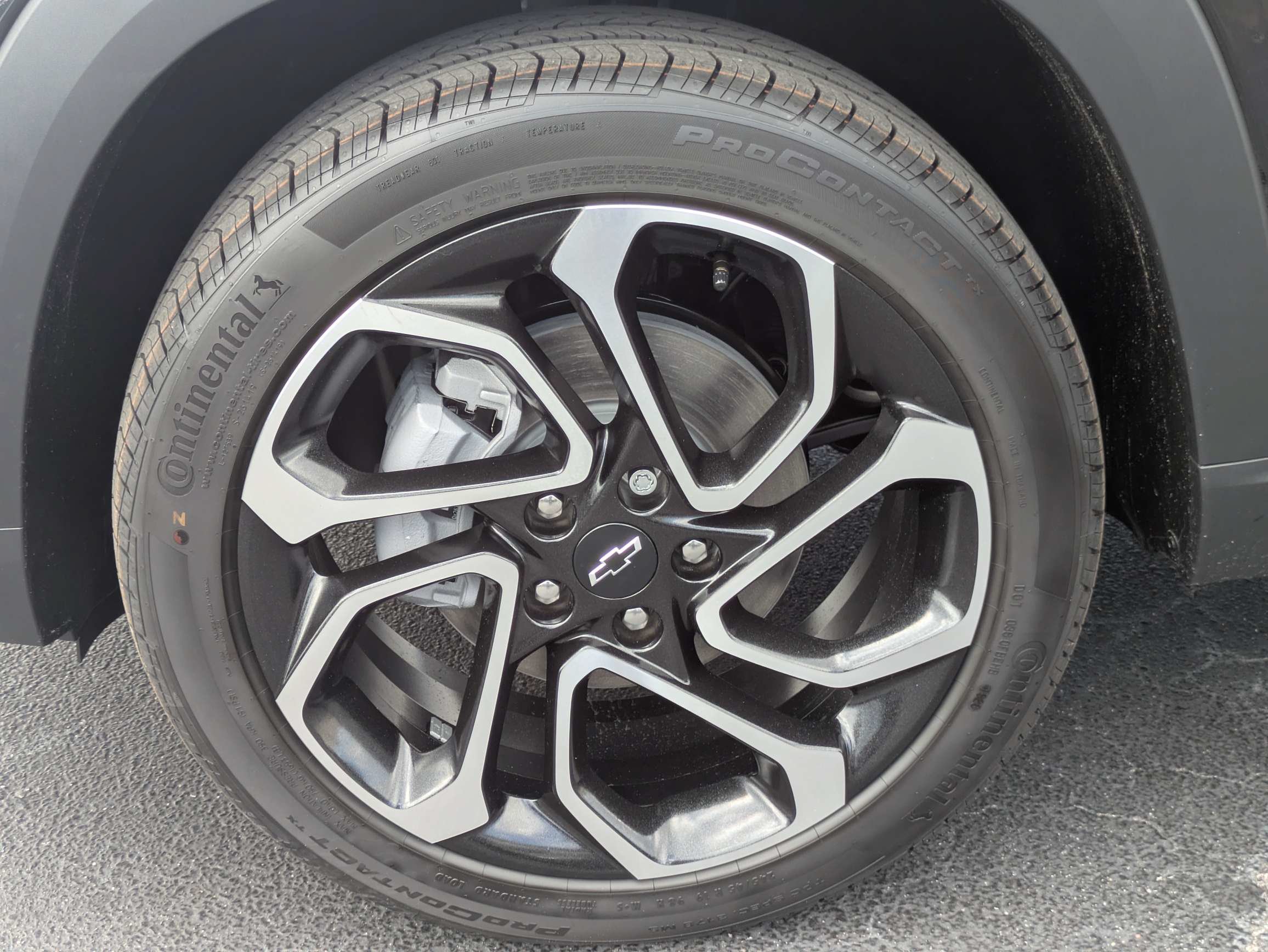 New 2026 Chevrolet Trax RS w/ Sunroof Package FWD image 31