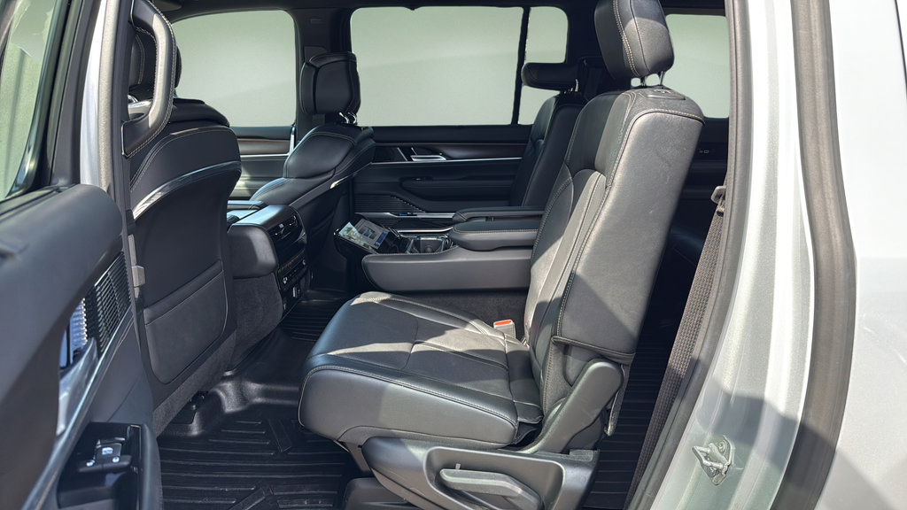 Used 2023 Jeep Grand Wagoneer L 4WD image 18
