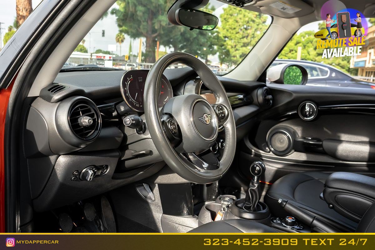 Used 2021 MINI Cooper 2-Door Hardtop w/ 6.5" Touchscreen Package FWD image 10