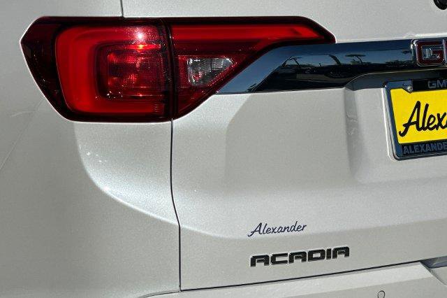 Used 2018 GMC Acadia Denali w/ Technology Package FWD image 27