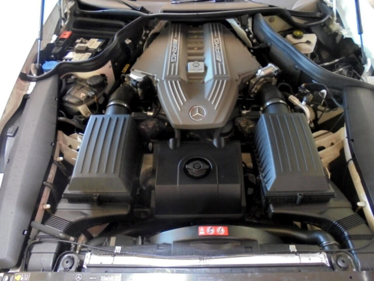 Used 2012 Mercedes-Benz SLS AMG Roadster image 32