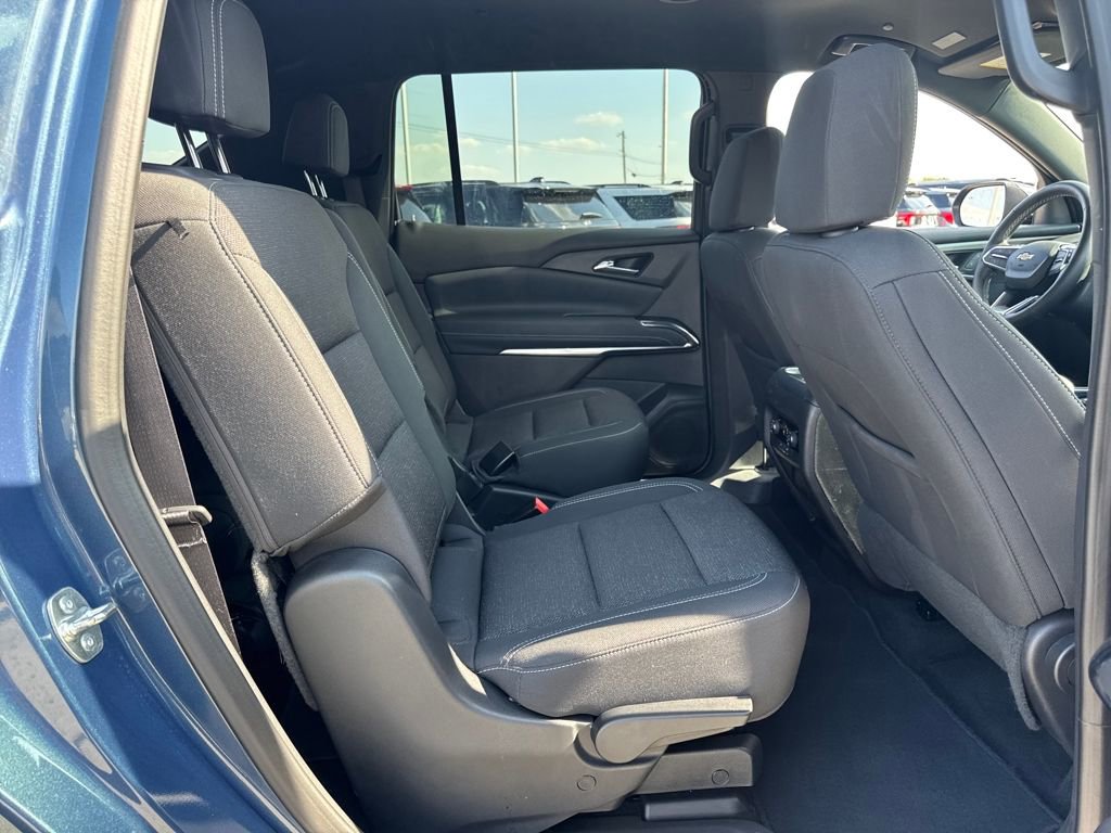 Used 2025 Chevrolet Traverse LT image 13
