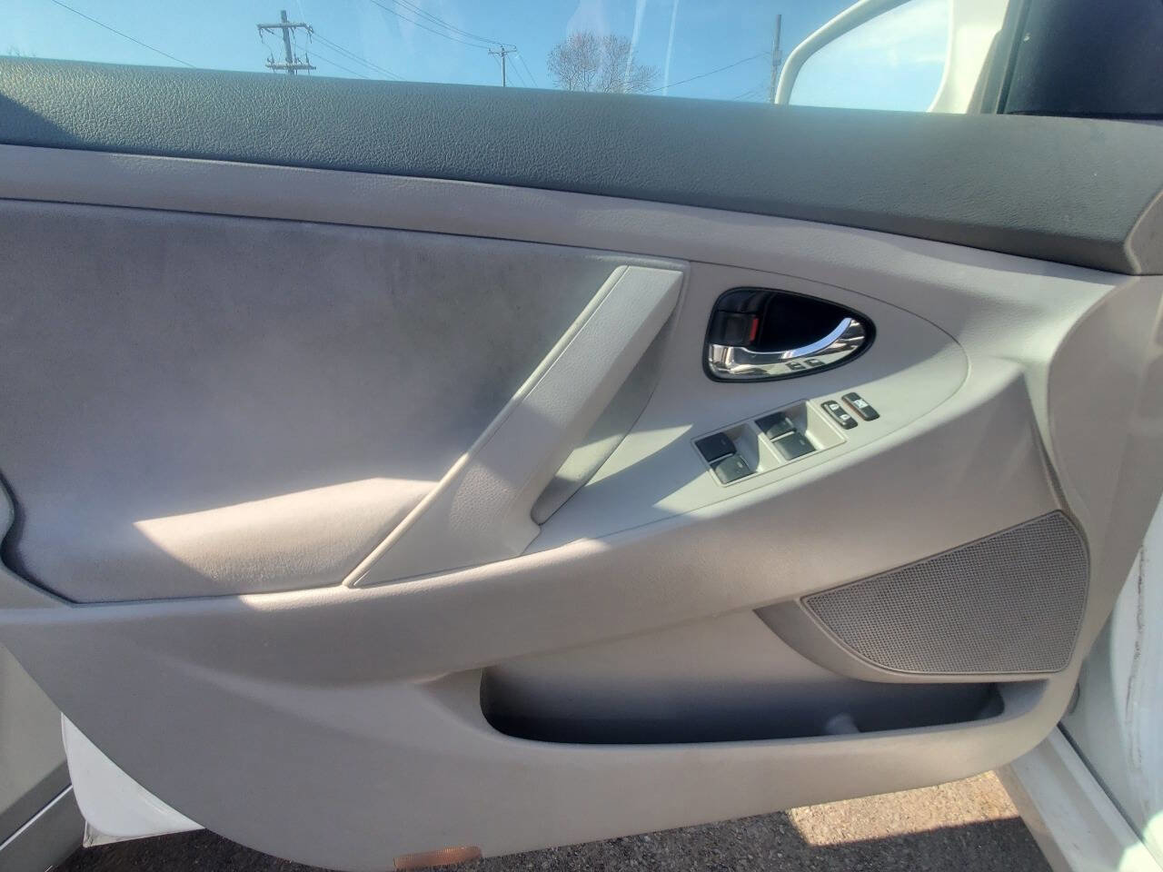 Used 2011 Toyota Camry LE w/ LE Extra-Value Pkg image 12