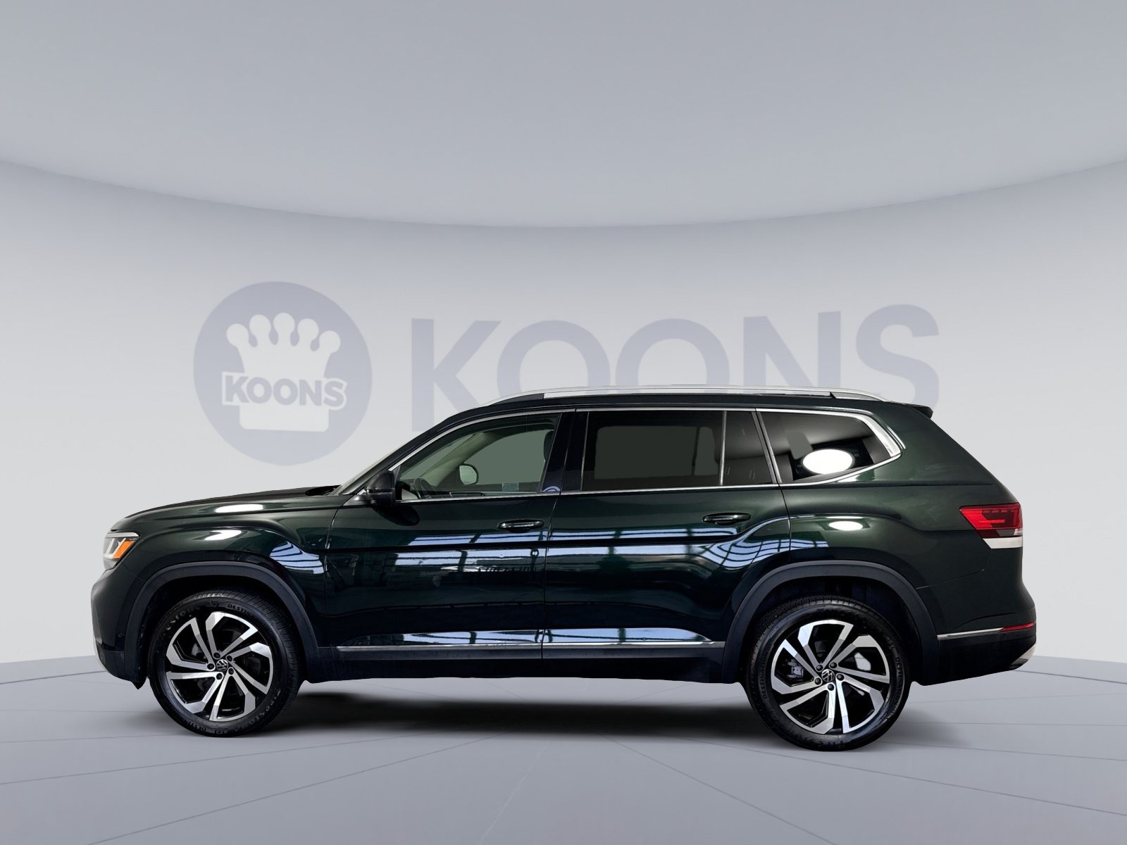 Used 2021 Volkswagen Atlas SEL Premium AWD/4WD image 2