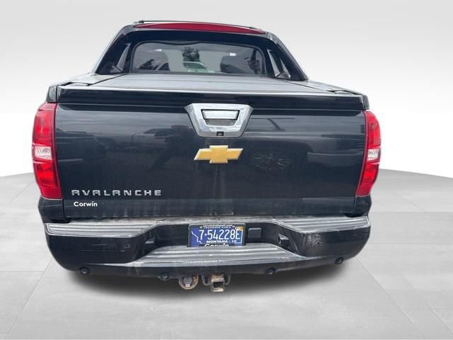 Used 2013 Chevrolet Avalanche LTZ AWD/4WD image 16