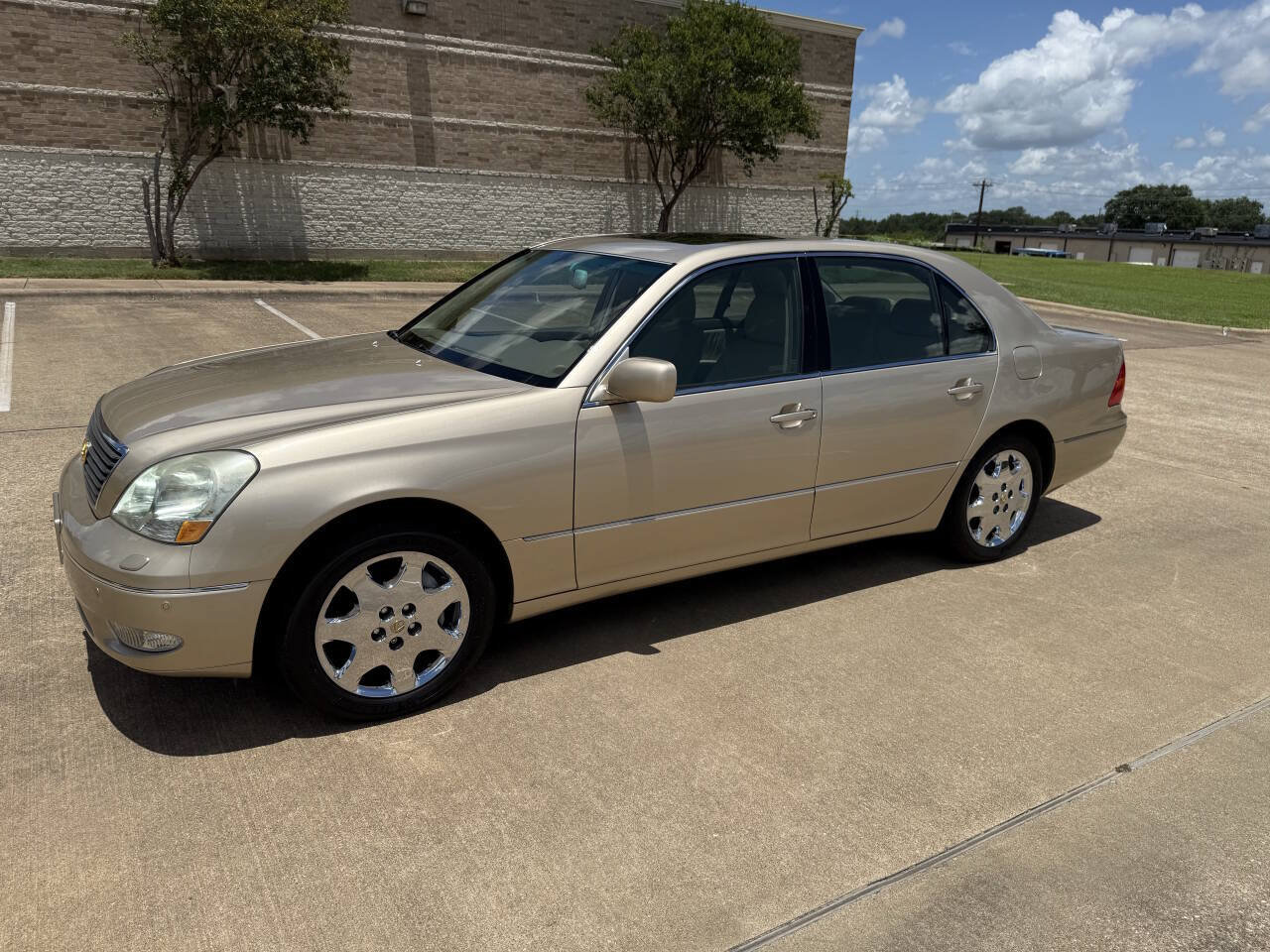 Used 2001 Lexus LS 430 RWD image 8