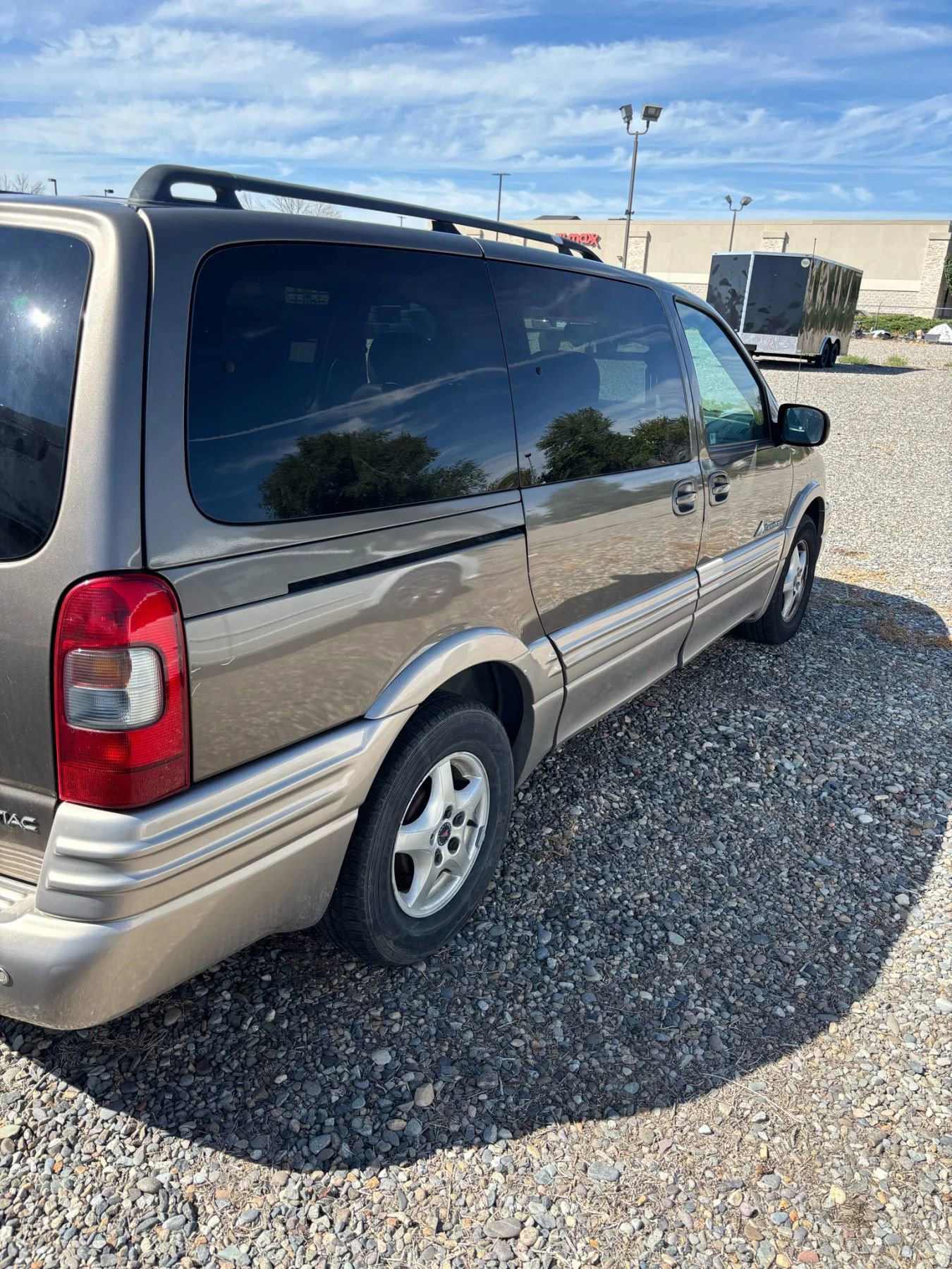Used 2005 Pontiac Montana Extended w/ Premium Seating Package image 4