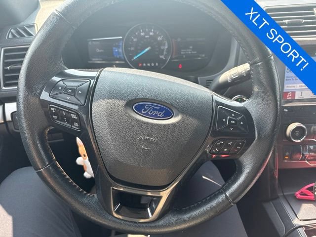 Used 2019 Ford Explorer XLT w/ XLT Sport Appearance Package AWD/4WD image 17