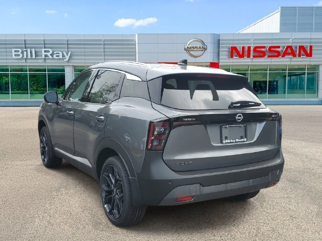 New 2027 Nissan Kicks SR w/ SR Premium Package FWD image 3
