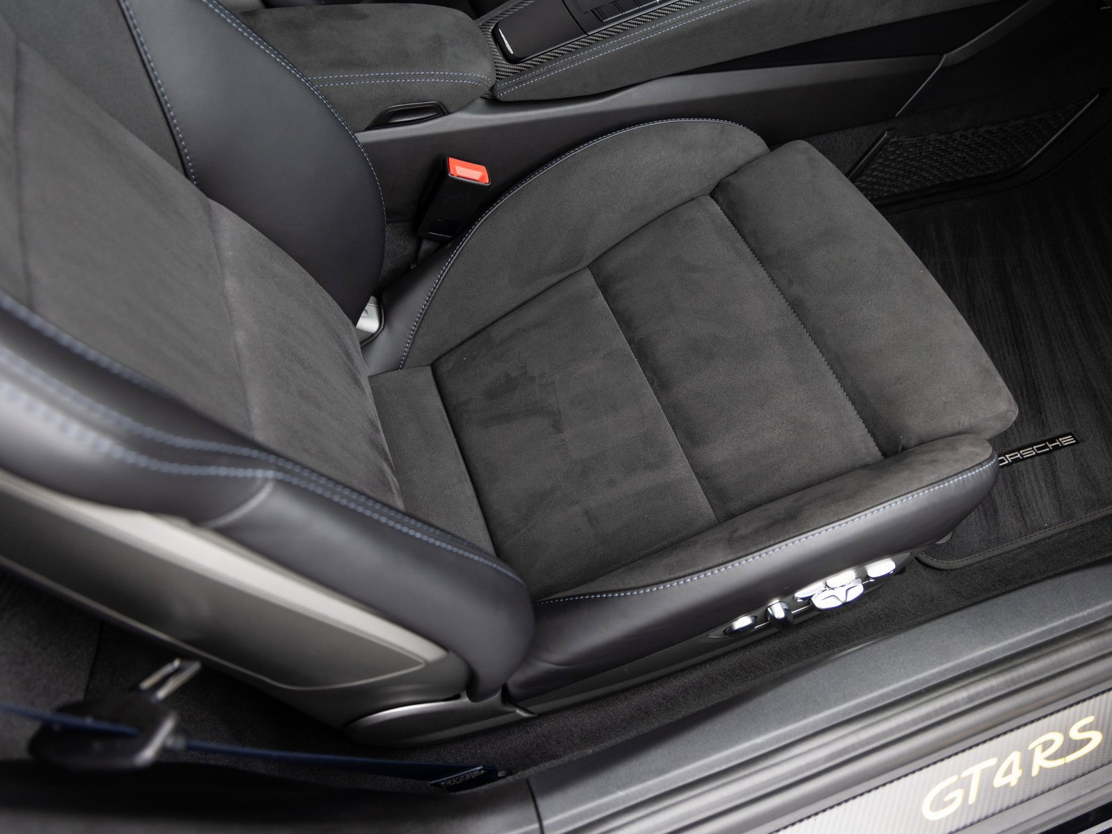 Certified 2023 Porsche 718 Cayman GT4 RS w/ Weissach Package image 31