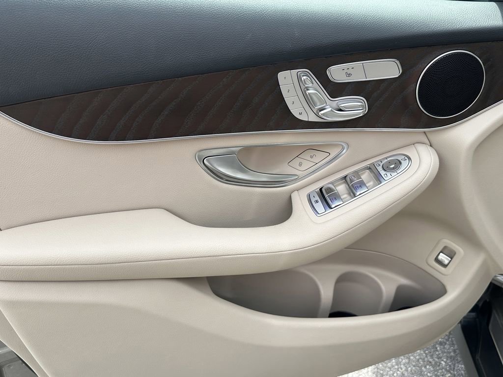 Certified 2021 Mercedes-Benz GLC 300 4MATIC image 11