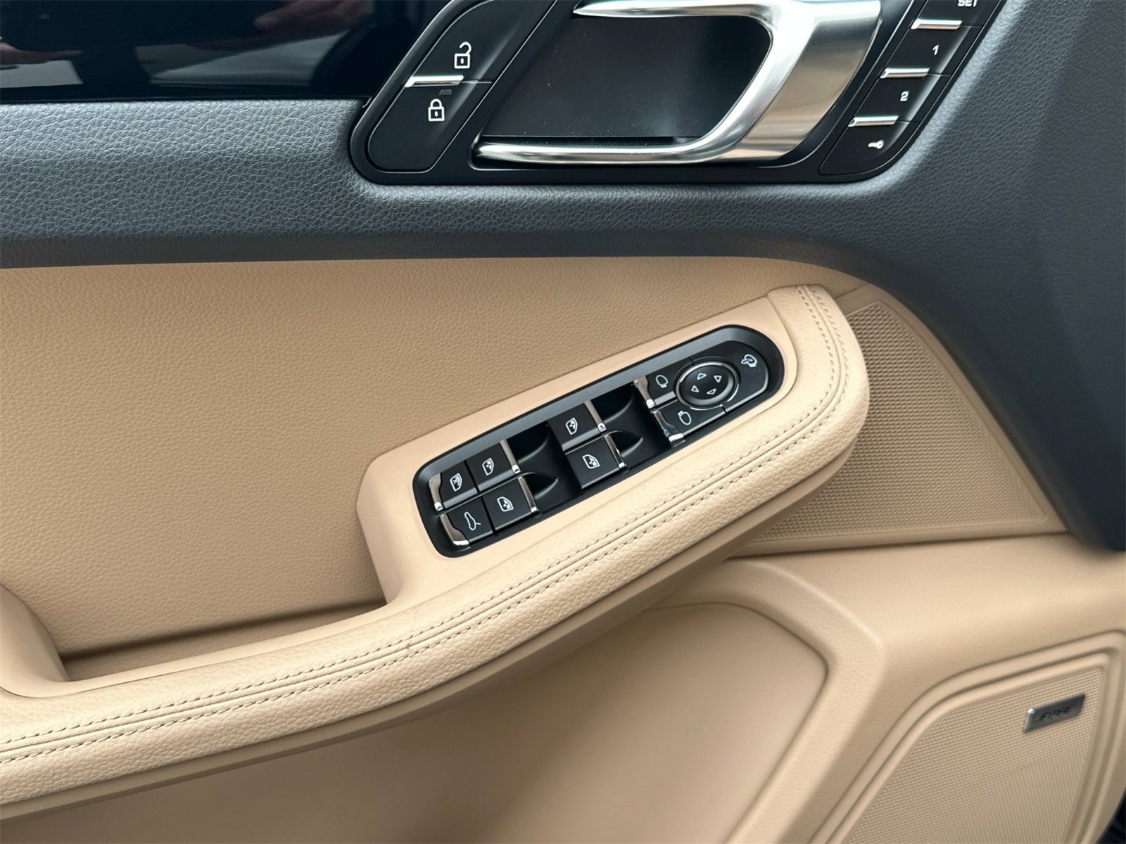 New 2026 Porsche Macan image 12