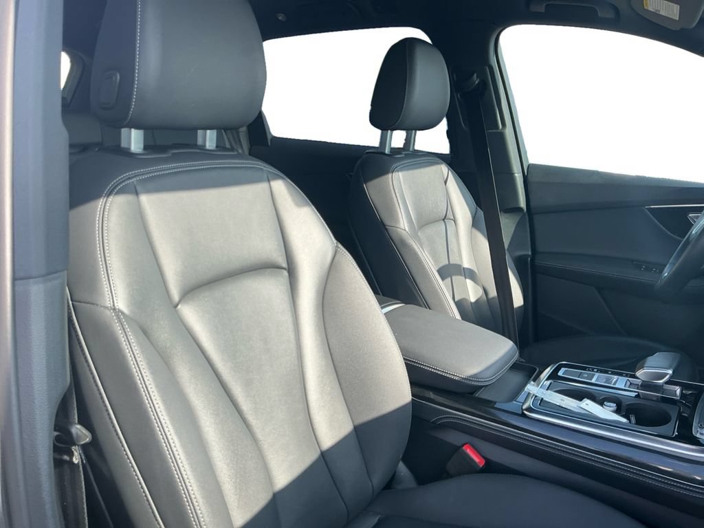 Used 2025 Audi Q7 3.0T Premium Plus AWD/4WD image 16