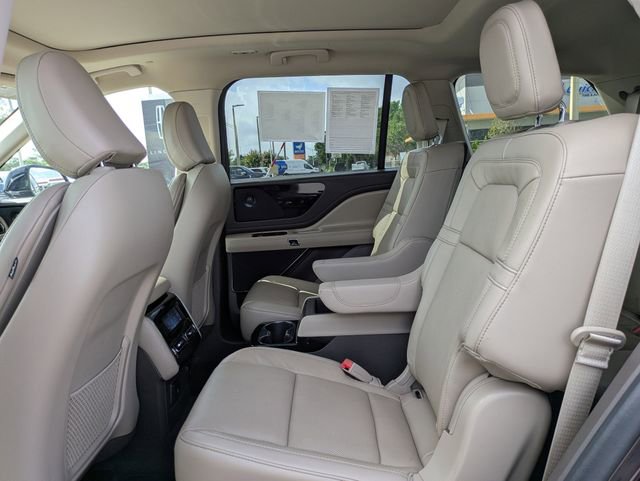 Certified 2023 Lincoln Aviator Reserve w/ Equipment Group 201A AWD/4WD image 14