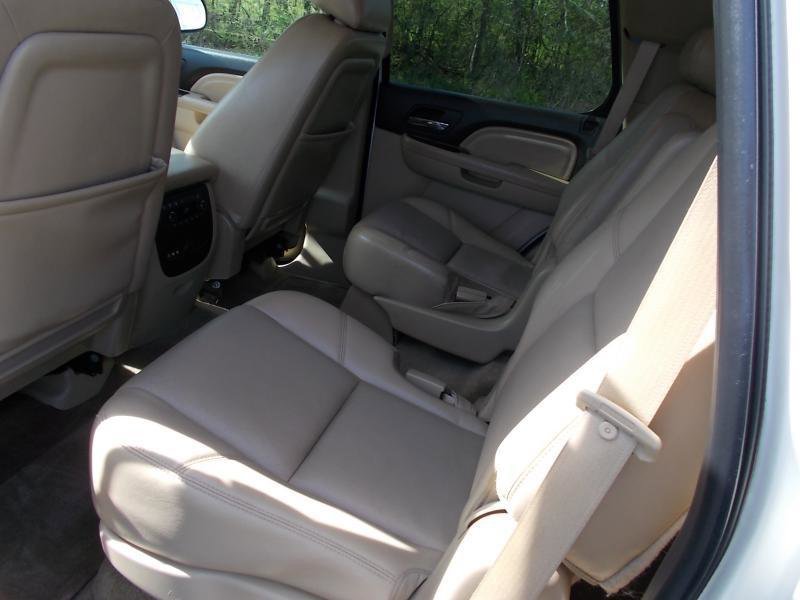 Used 2010 GMC Yukon Denali image 26