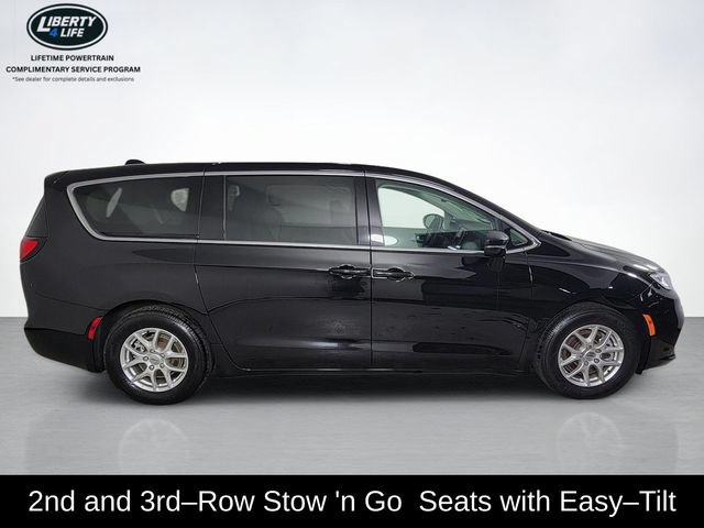 Used 2024 Chrysler Pacifica Touring-L FWD video 2