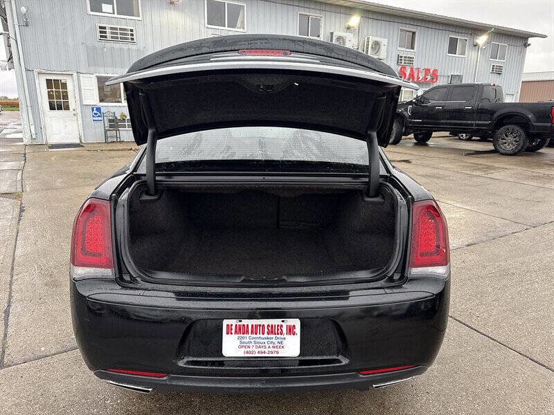 Used 2020 Chrysler 300 S image 18