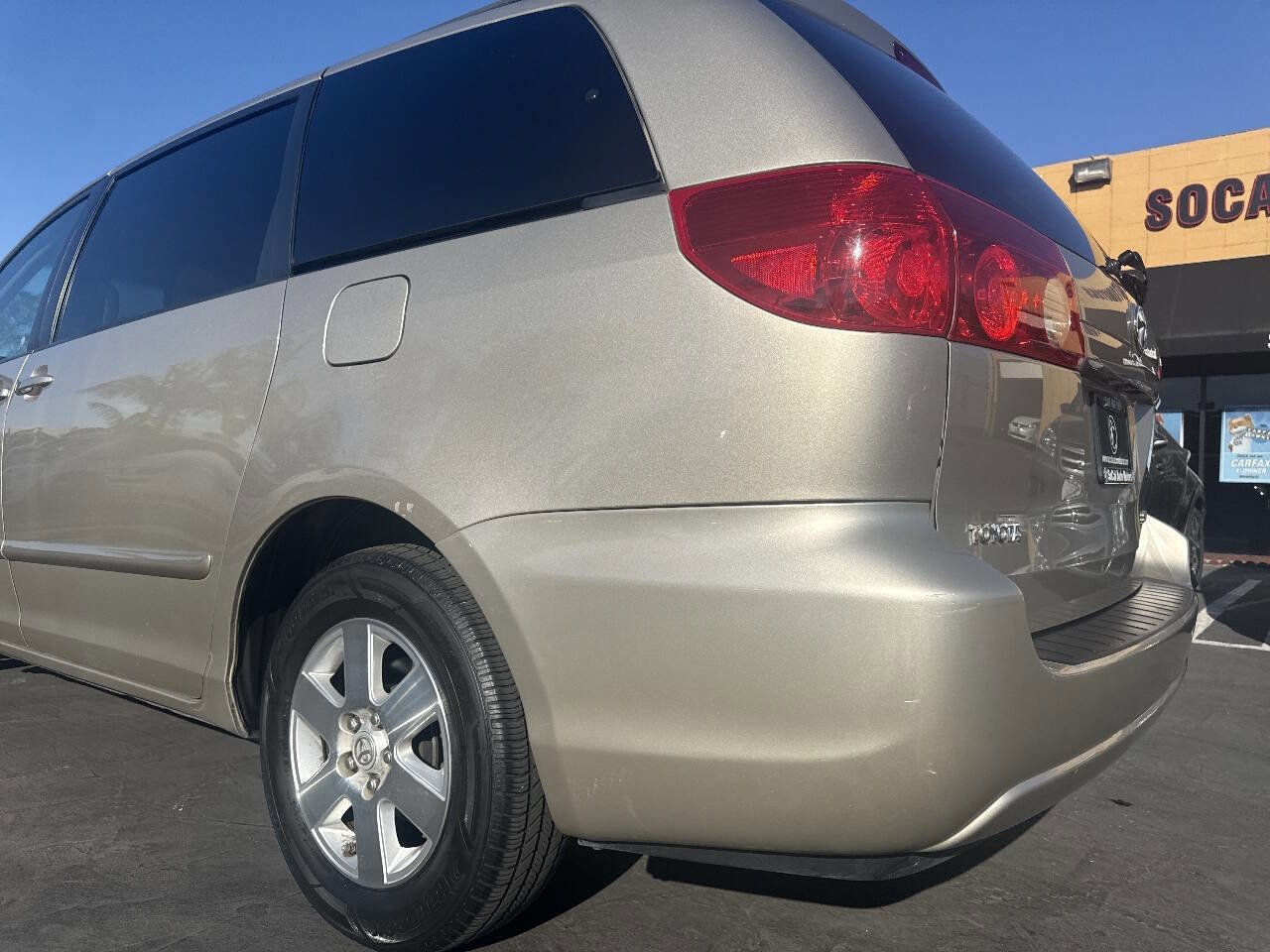 Used 2009 Toyota Sienna LE image 35
