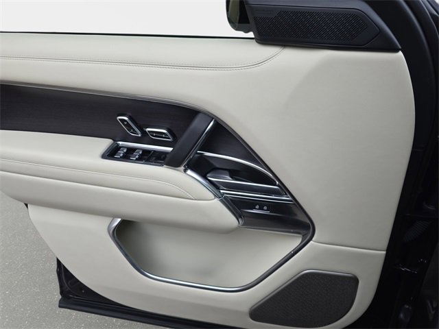 Used 2024 Land Rover Range Rover Autobiography image 26