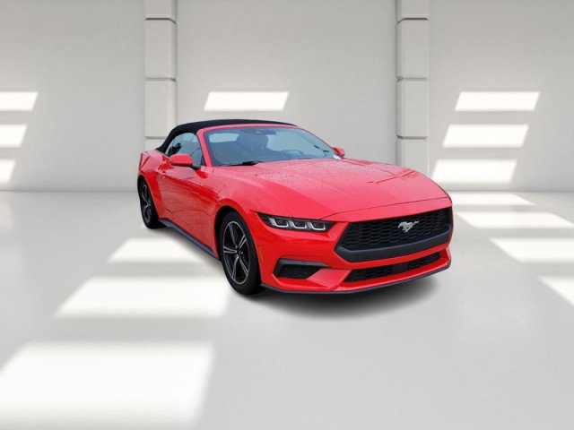 Used 2024 Ford Mustang Convertible image 4