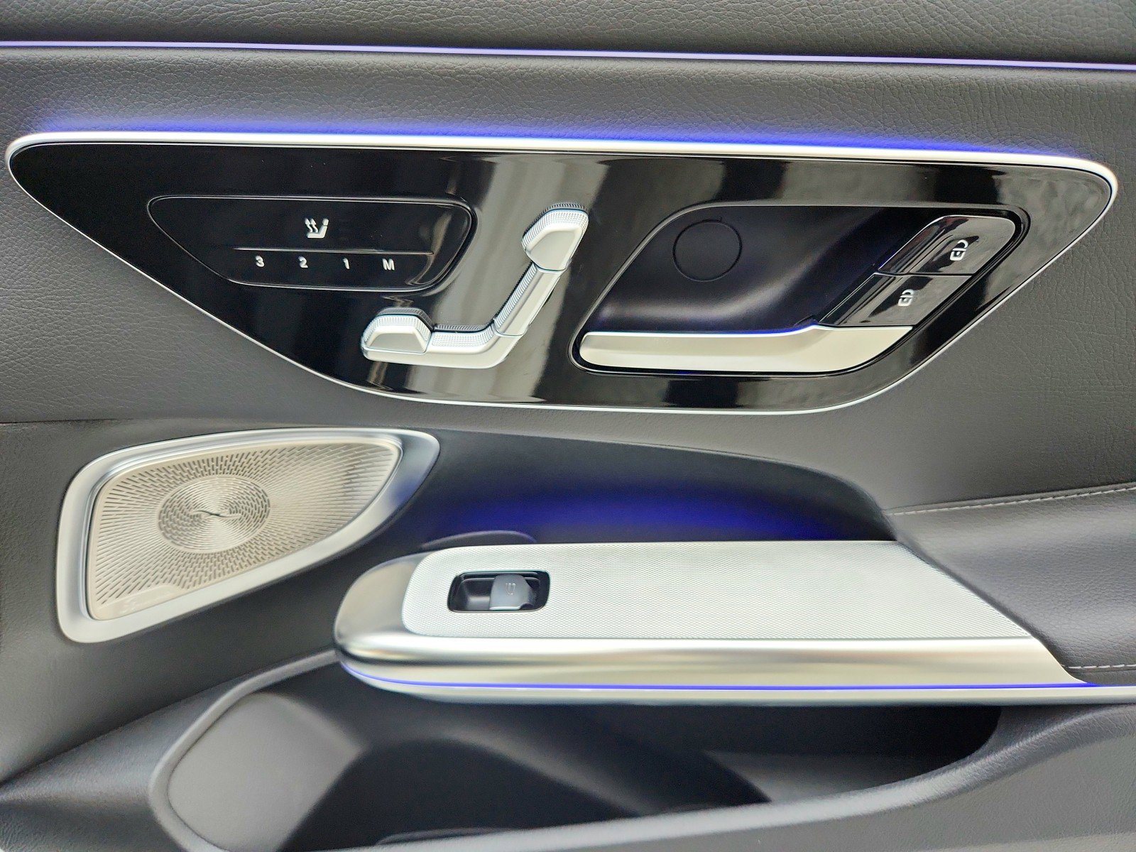 Certified 2024 Mercedes-Benz CLE 300 4MATIC Coupe w/ Driver Assistance Package image 30