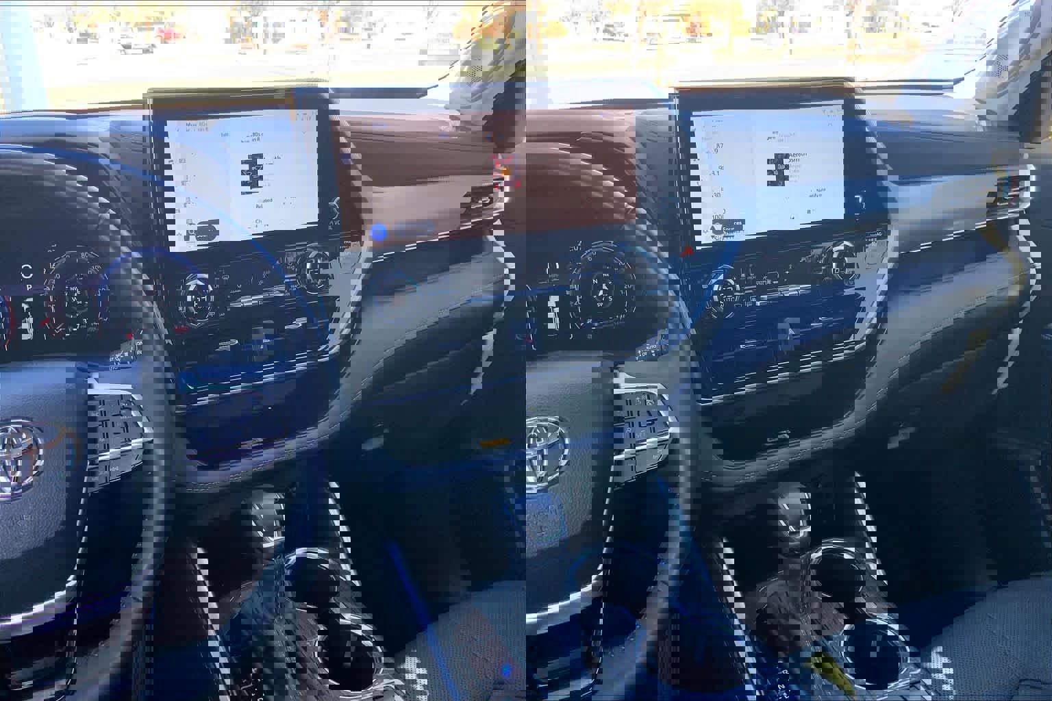 Used 2024 Toyota Highlander Platinum image 6