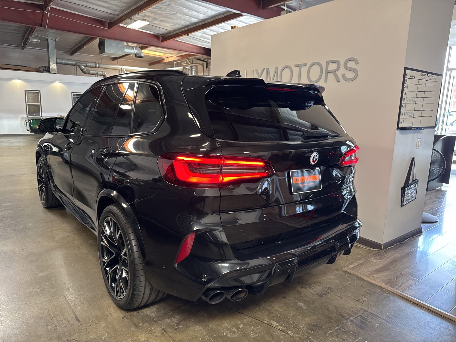 Used 2022 BMW X5 M w/ Competition Package 2 AWD/4WD image 8