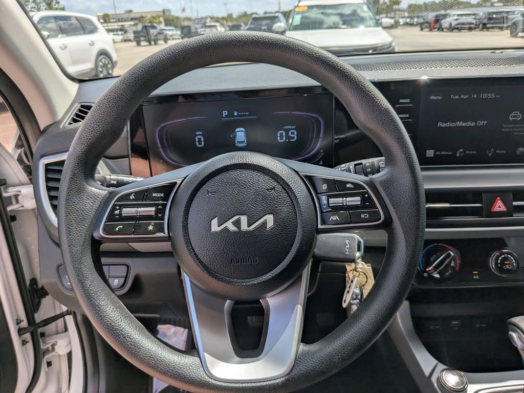 Certified 2025 Kia Seltos LX AWD/4WD image 27