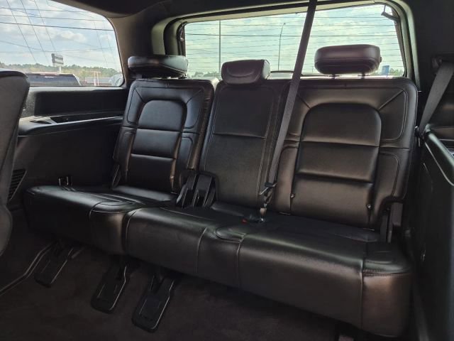 Used 2018 Lincoln Navigator Select w/ Technology Package image 20