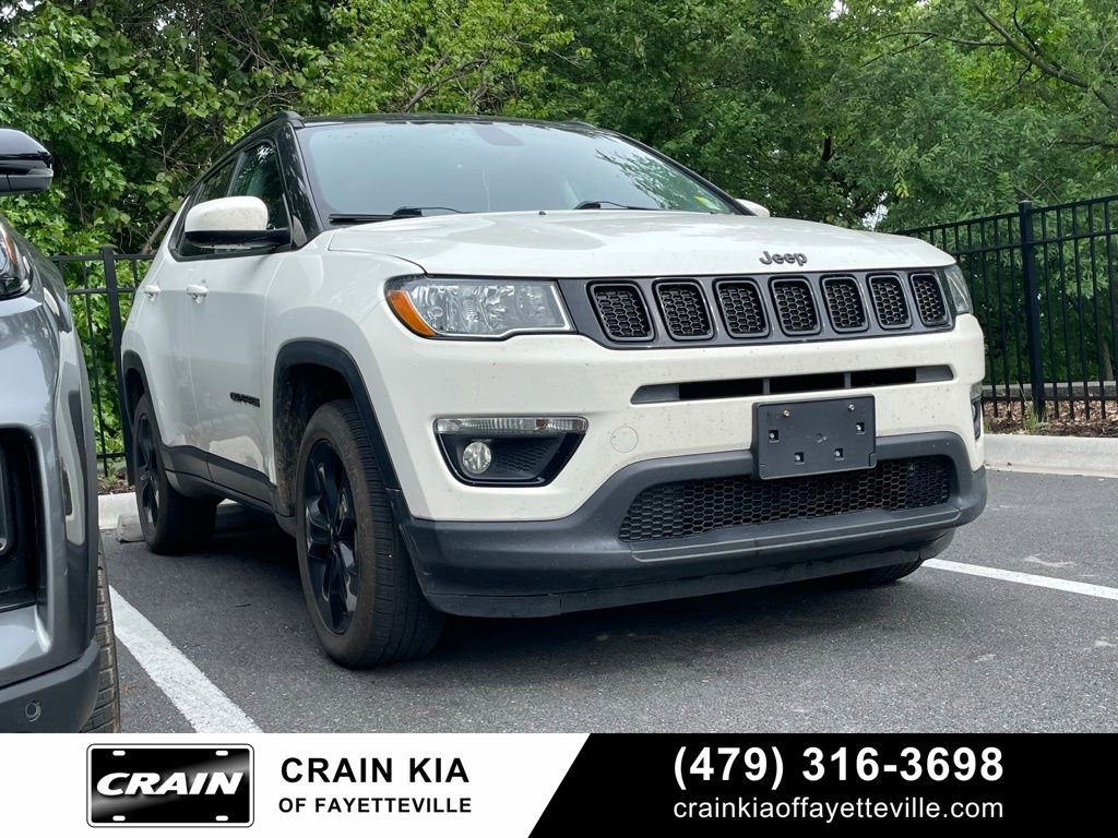 Used 2018 Jeep Compass Latitude w/ Popular Equipment Group AWD/4WD image 1