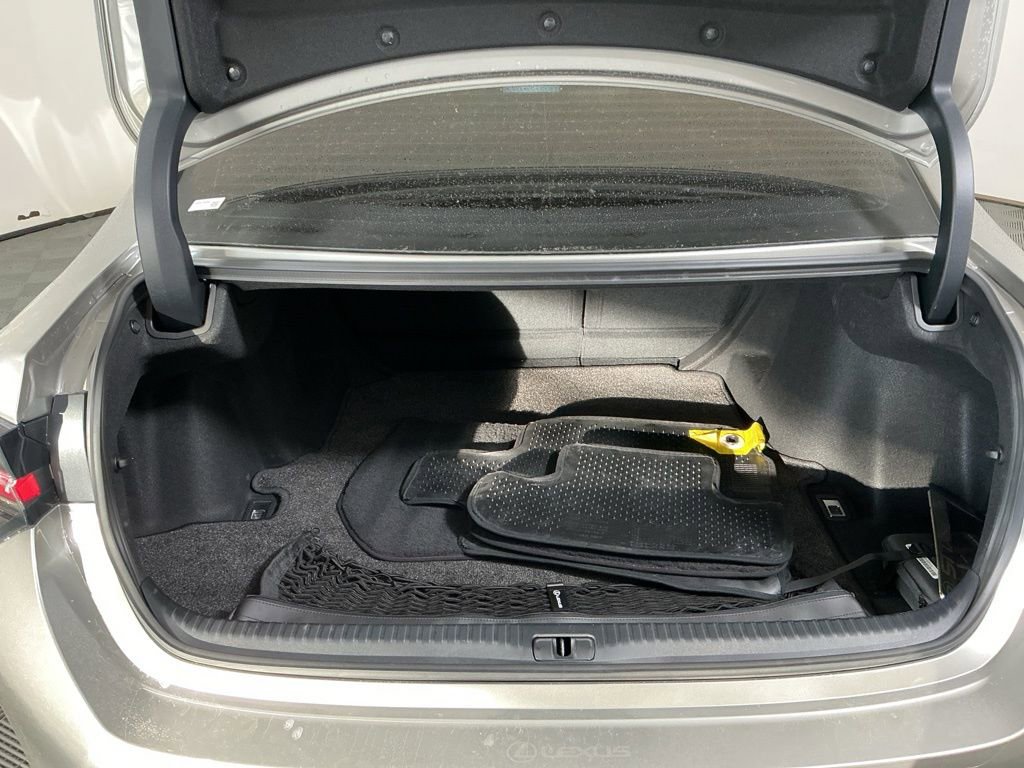 Used 2024 Lexus RC 350 F Sport image 27