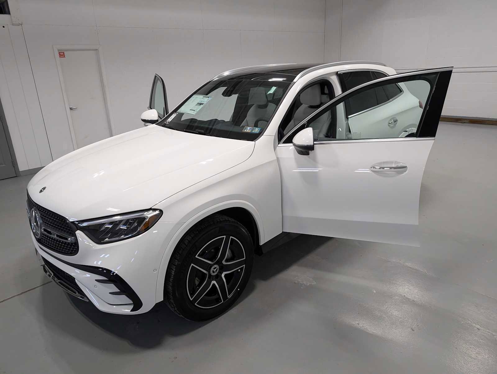 New 2026 Mercedes-Benz GLC 300 GLC 300 image 14