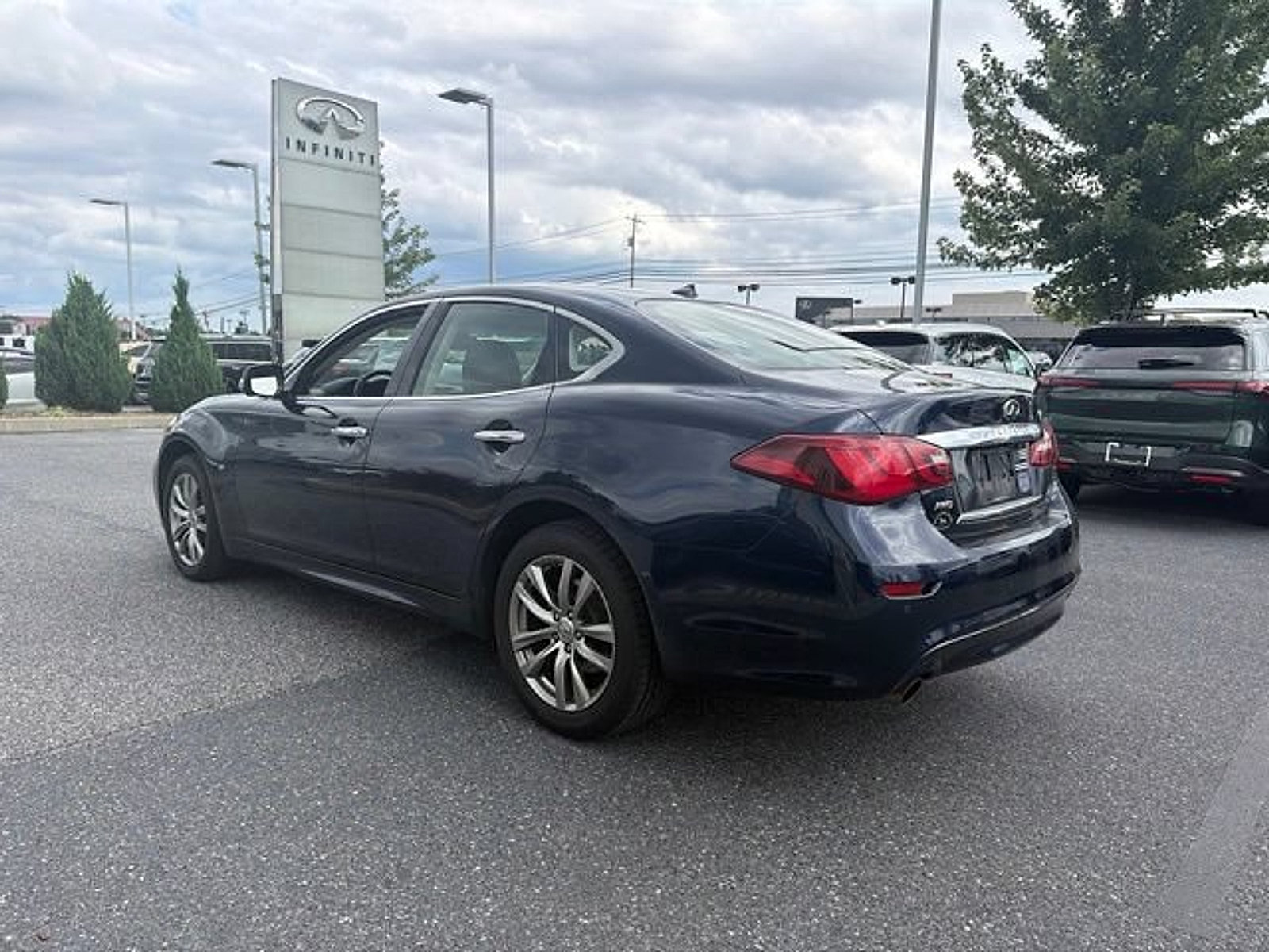 Used 2015 INFINITI Q70 3.7 AWD/4WD image 5