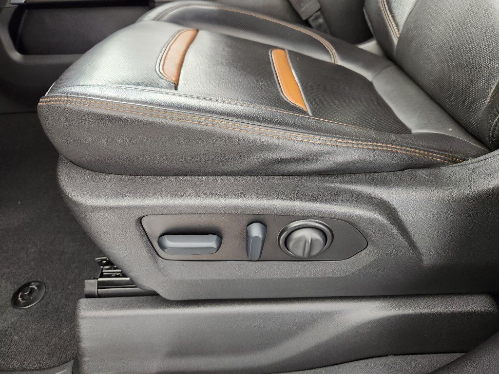 Used 2022 GMC Sierra 2500 AT4 w/ AT4 Preferred Package AWD/4WD image 13