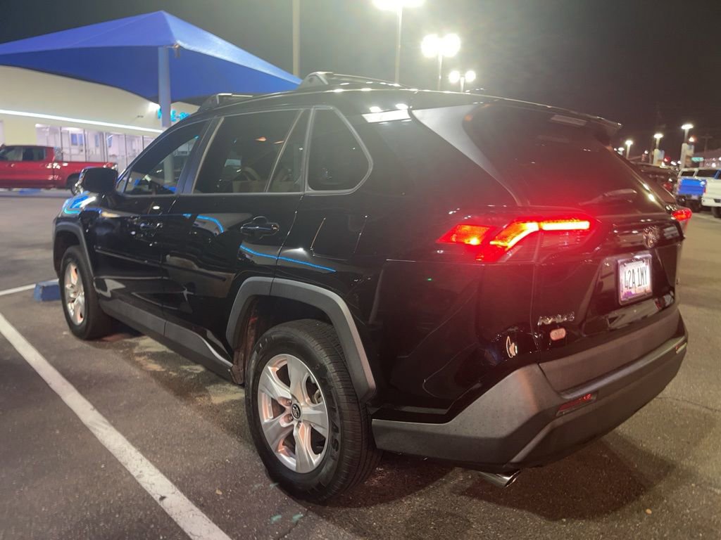 Used 2020 Toyota RAV4 XLE image 14