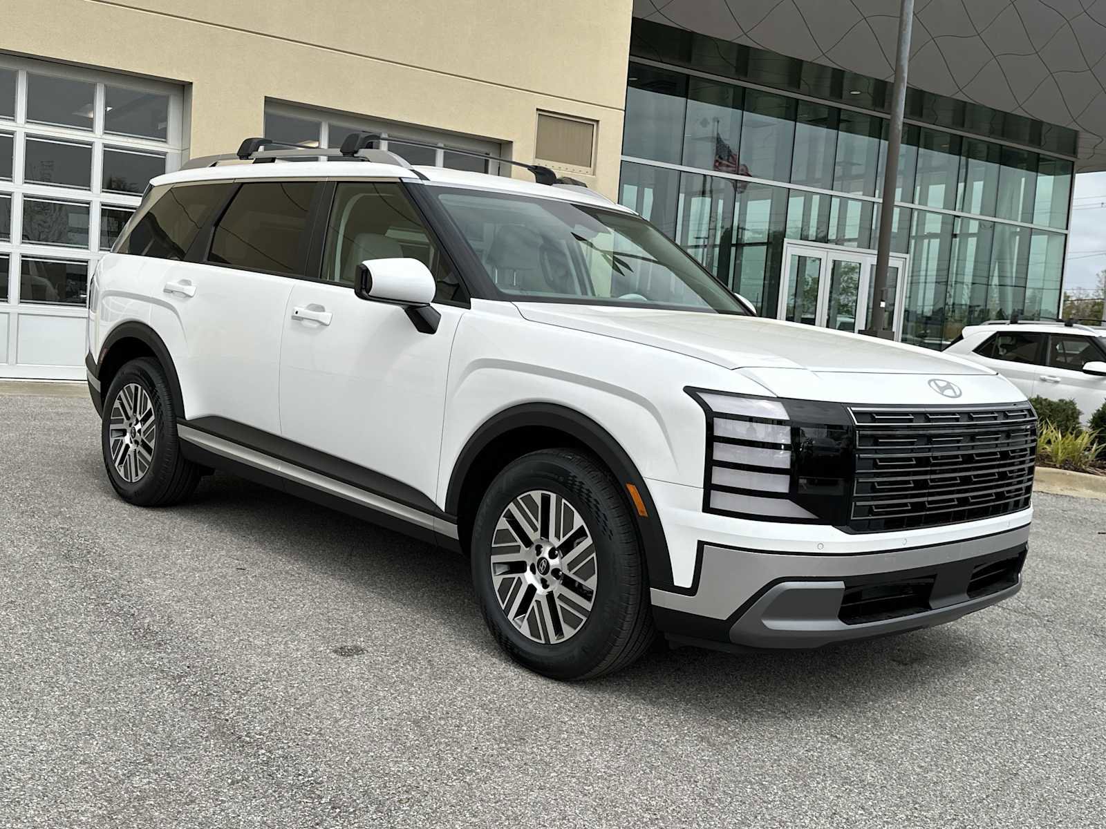 New 2026 Hyundai Palisade FWD Hybrid image 2
