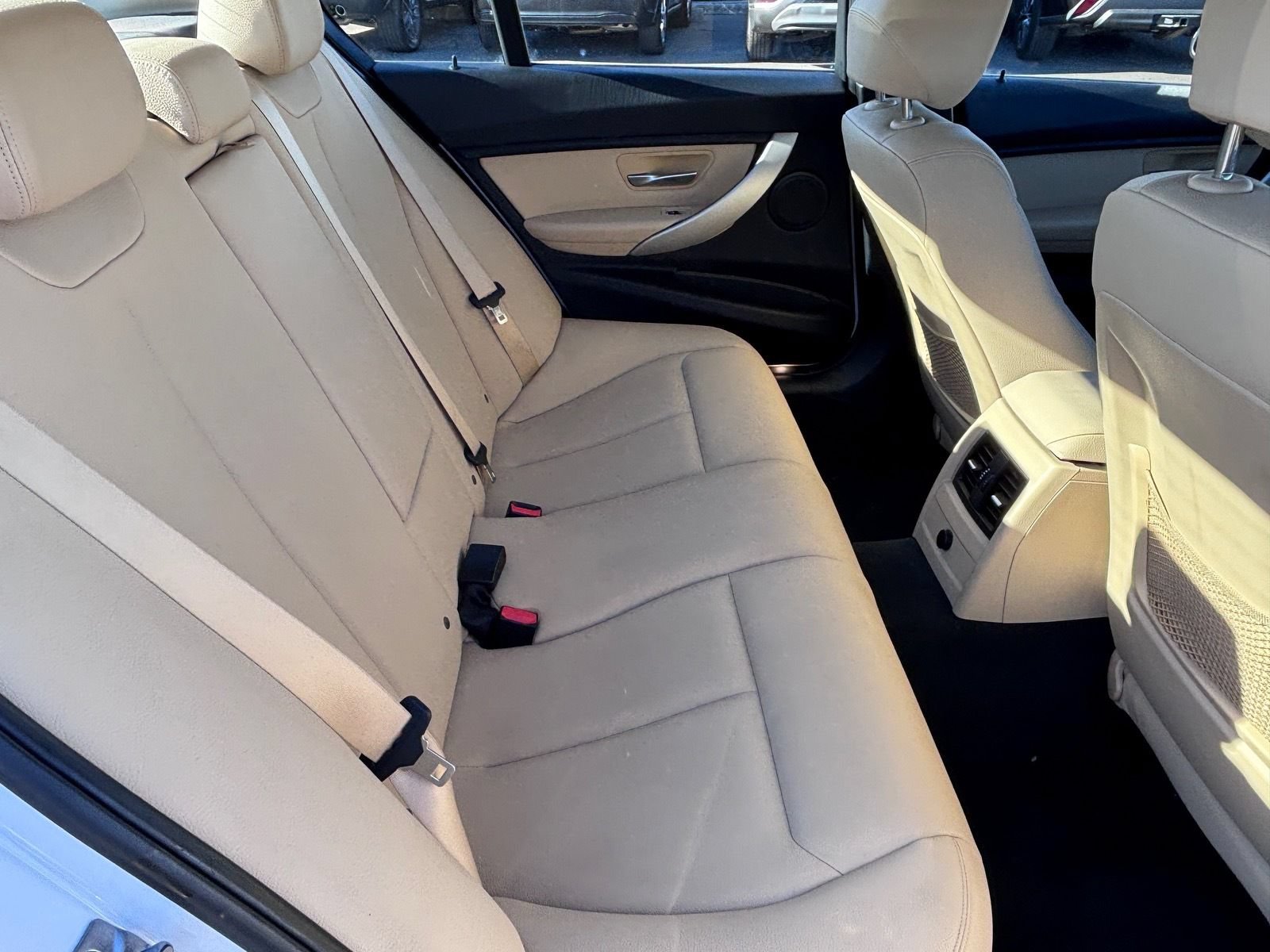 Used 2018 BMW 320i xDrive Sedan AWD/4WD image 15