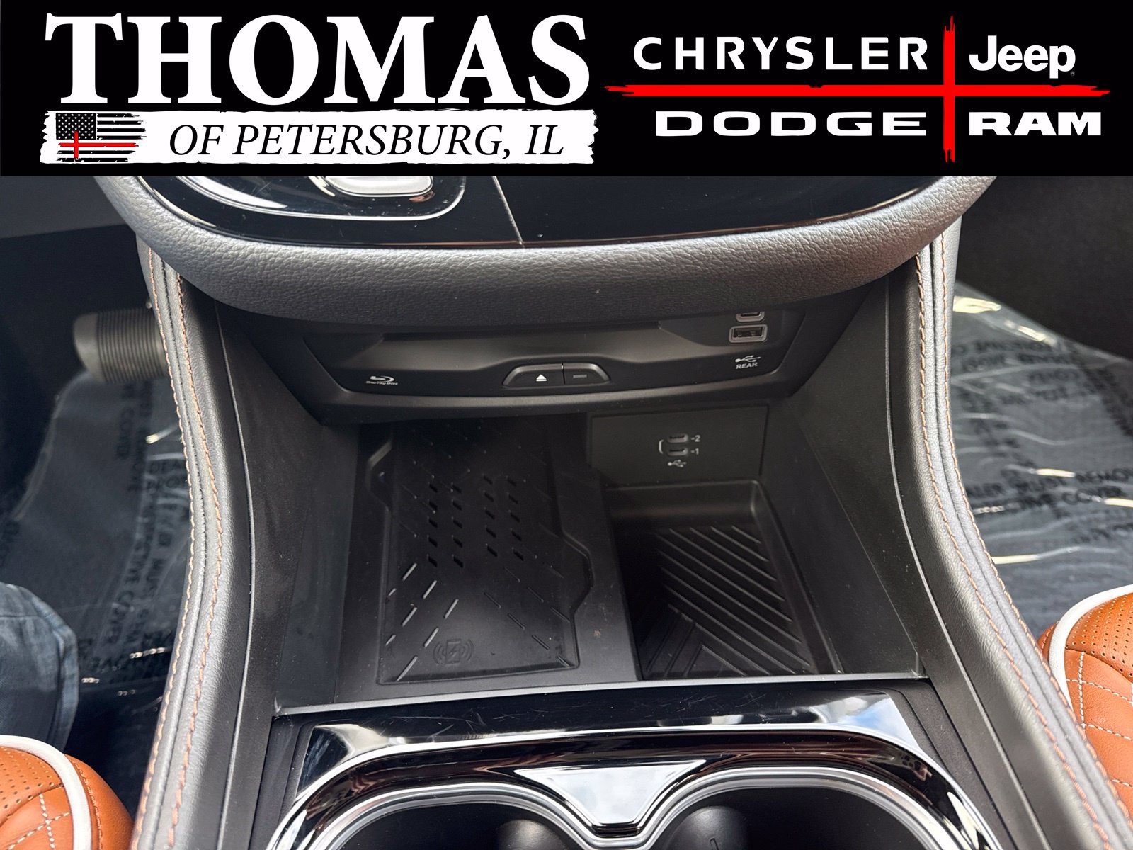 Used 2026 Chrysler Pacifica Pinnacle AWD/4WD image 23