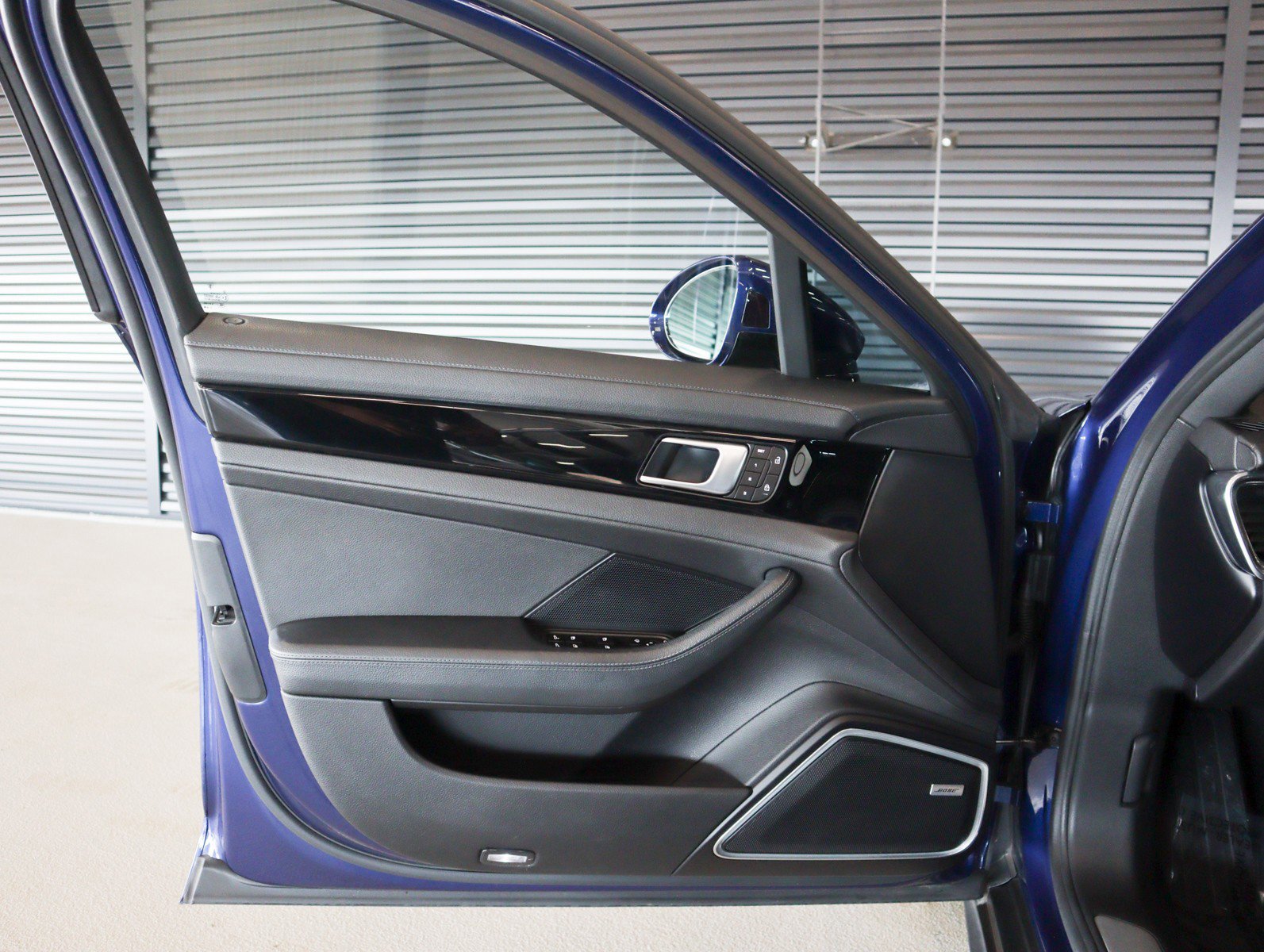 Certified 2022 Porsche Panamera 4S image 24