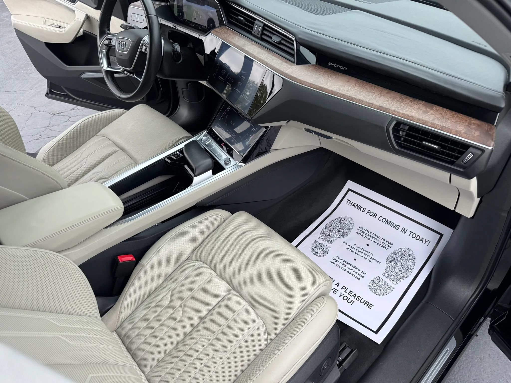 Used 2019 Audi e-tron Prestige w/ Prestige Package AWD/4WD image 38