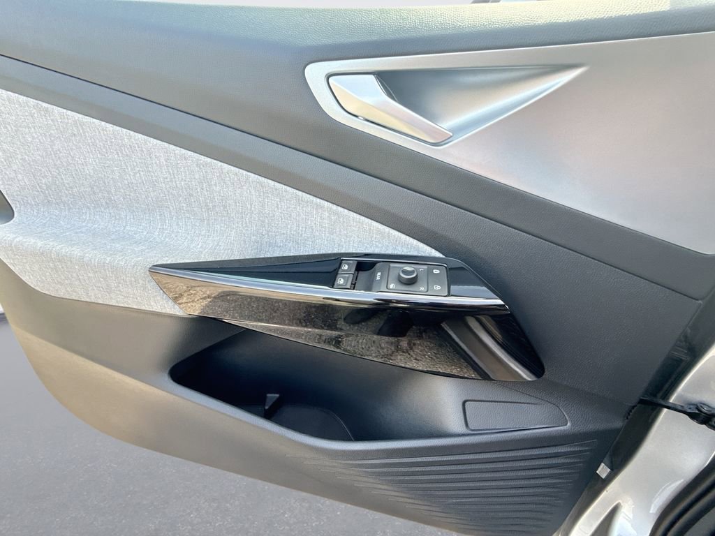 Used 2023 Volkswagen ID.4 2WD image 15