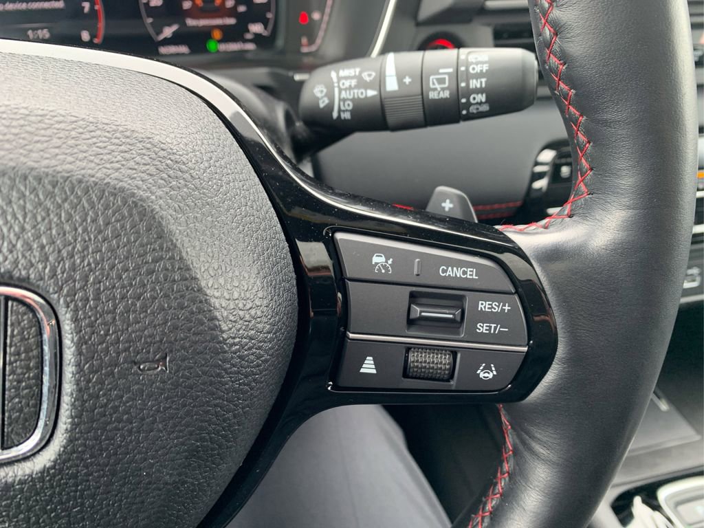 Used 2025 Honda Pilot Black Edition image 31