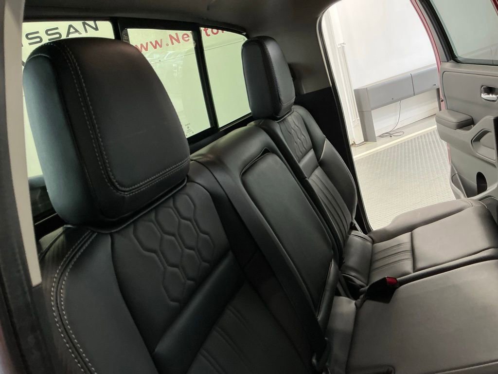 Used 2024 Nissan Frontier SL w/ Technology Package image 19