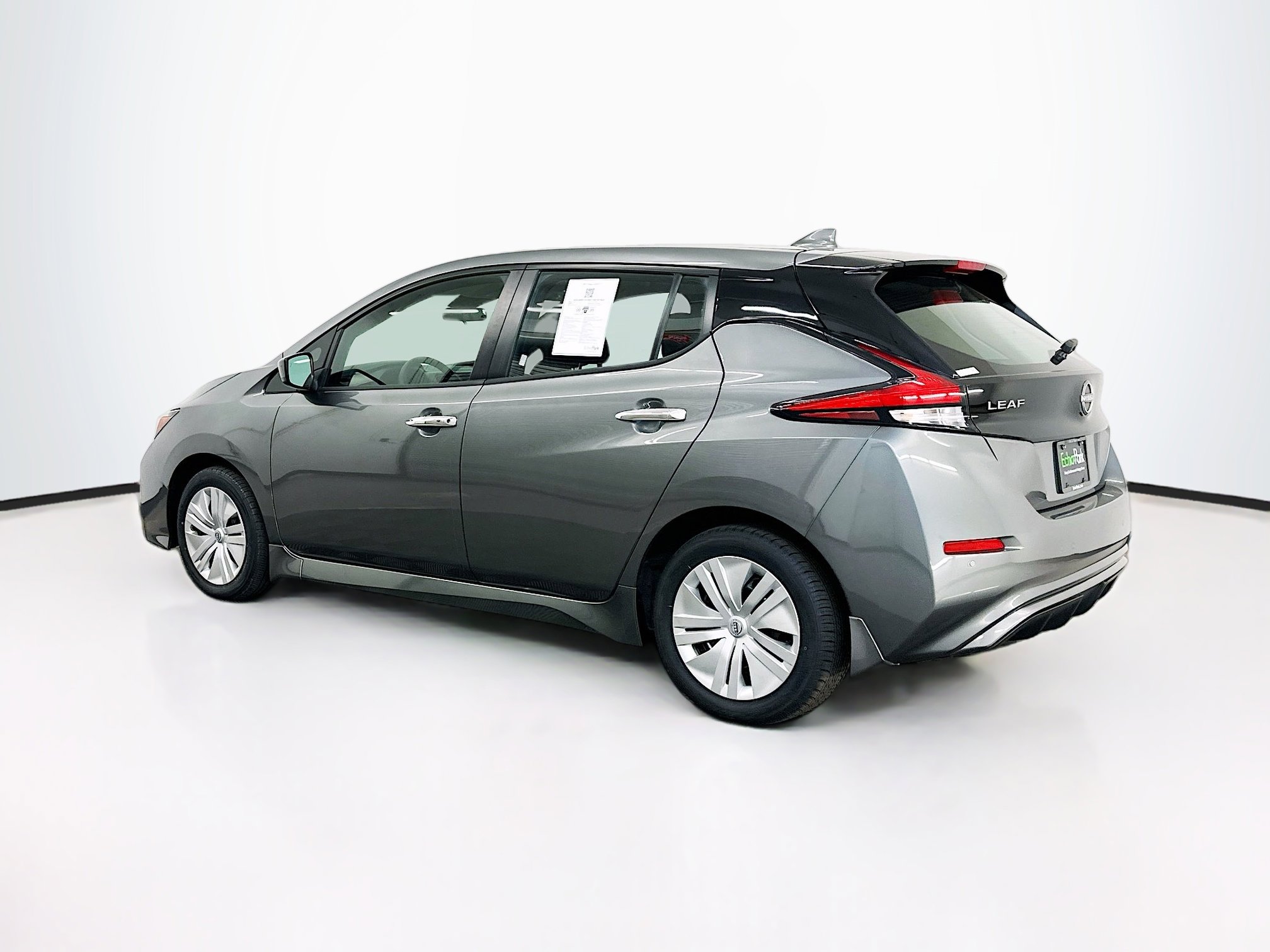 Used 2025 Nissan Leaf S FWD image 5