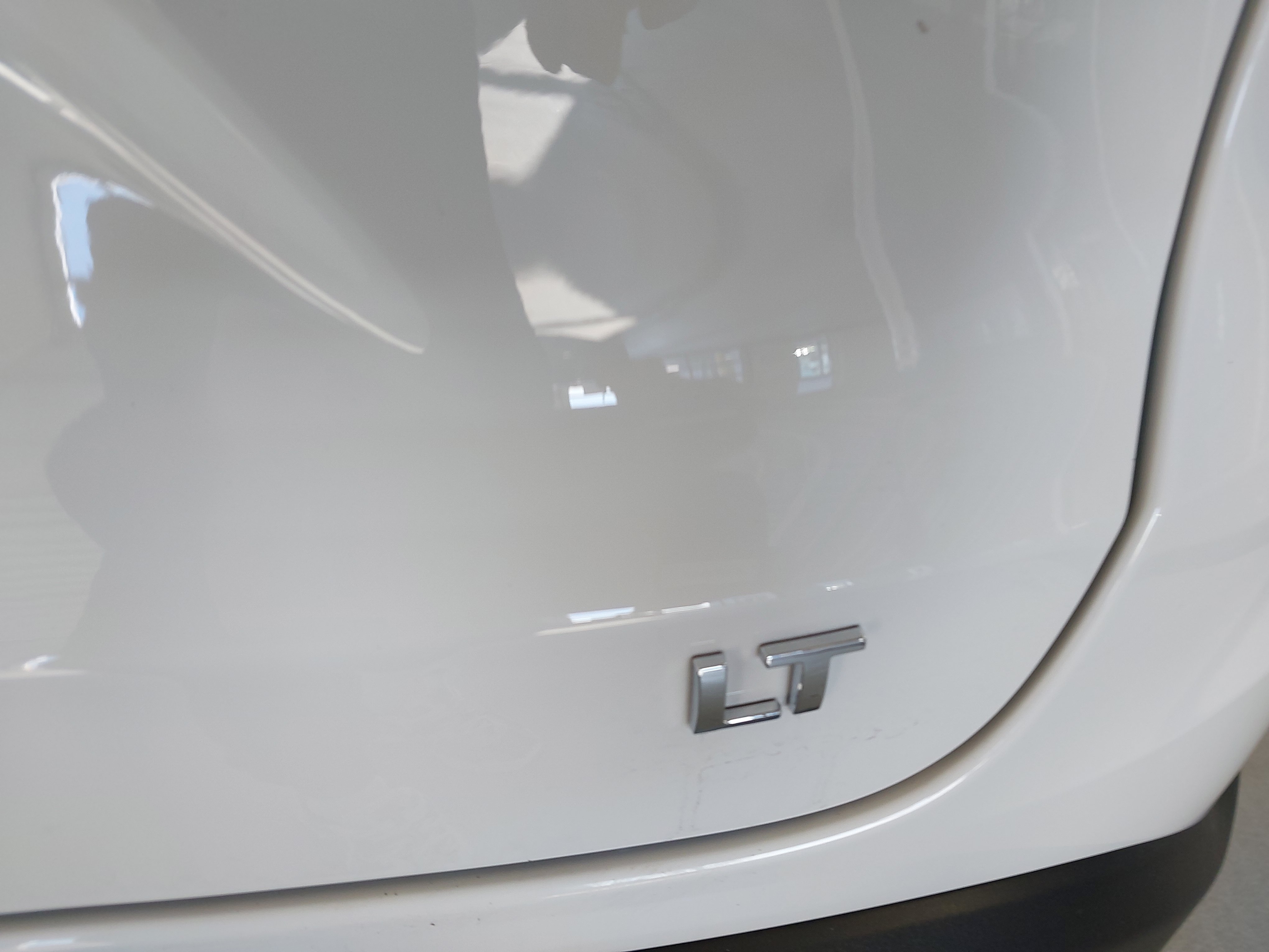 Used 2025 Chevrolet Trax LT w/ Driver Confidence Package FWD image 33