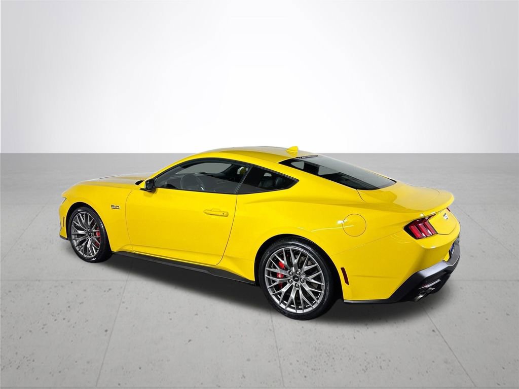 Used 2024 Ford Mustang GT Premium image 9