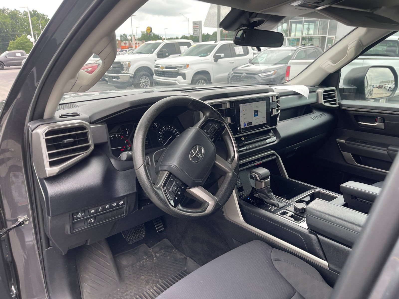 Used 2022 Toyota Tundra SR5 AWD/4WD image 11