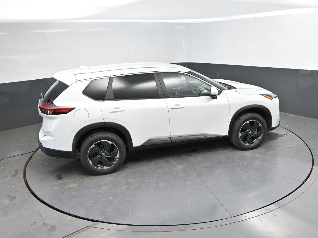 Used 2025 Nissan Rogue SV FWD image 30