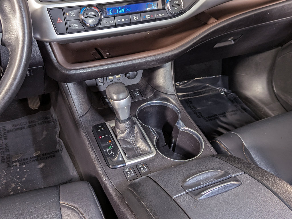 Used 2019 Toyota Highlander XLE AWD/4WD image 35