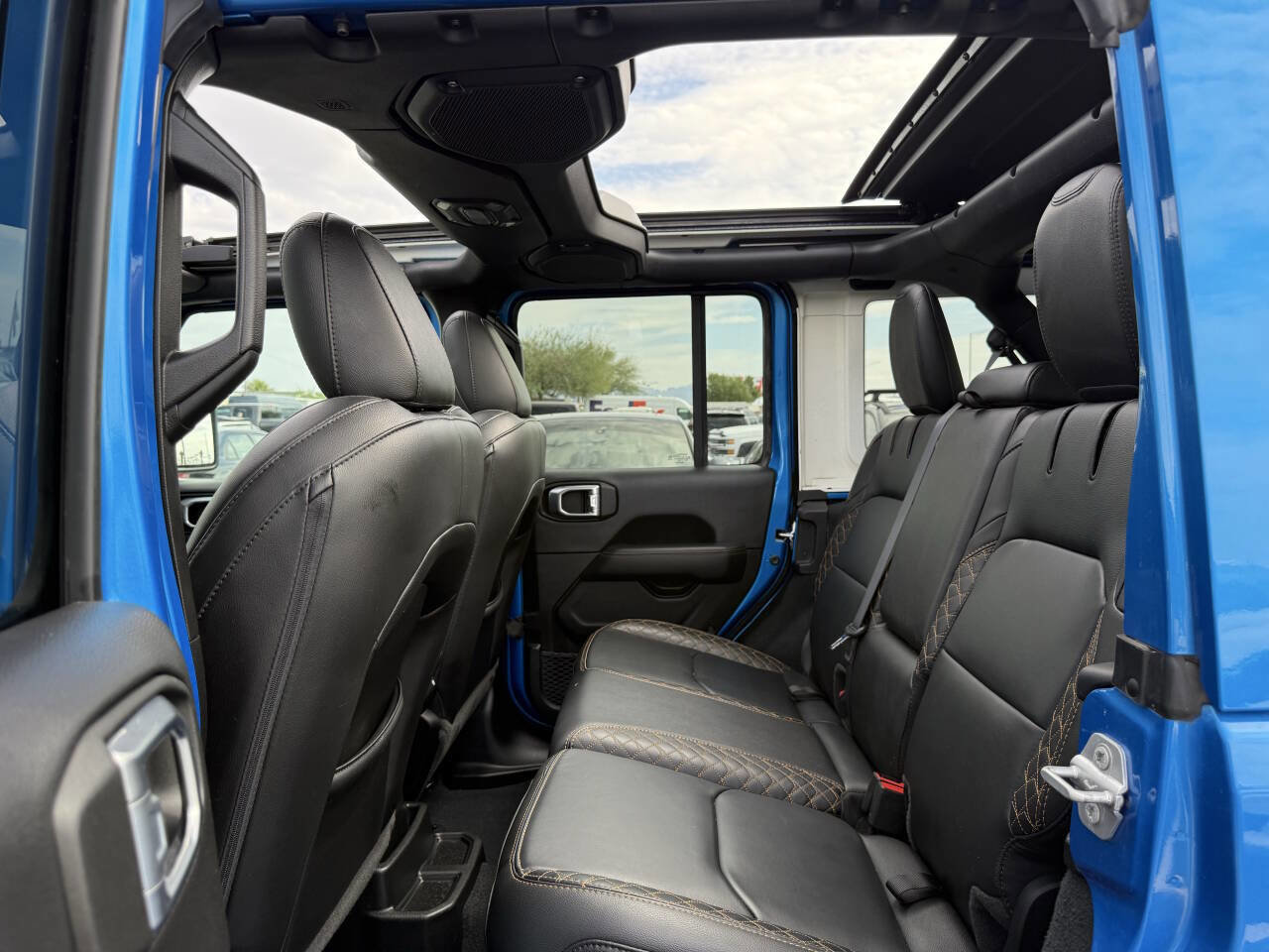 Used 2022 Jeep Wrangler Unlimited Sahara image 28